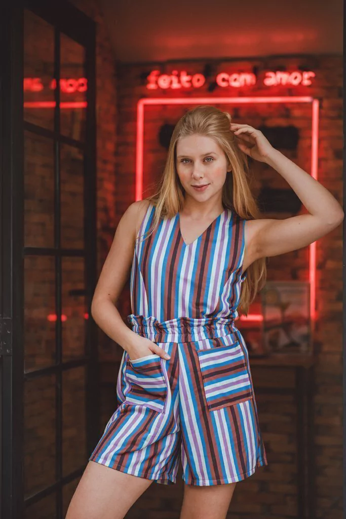 Shorts e saias coloridos: como trazer a vibração do verão para seu look?