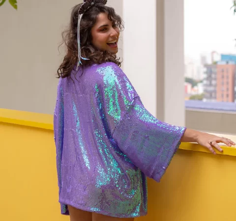 Como fazer uma saída de praia estilosa com kimonos e calças pantalonas?