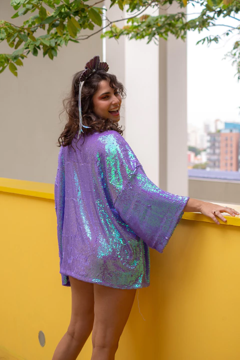 Como fazer uma saída de praia estilosa com kimonos e calças pantalonas?