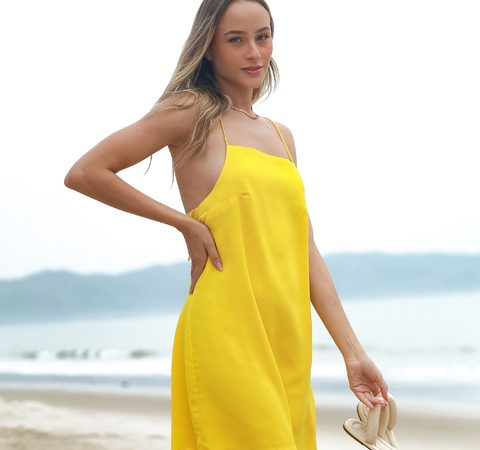 Saia ou vestido: qual a escolha perfeita para um dia de praia?