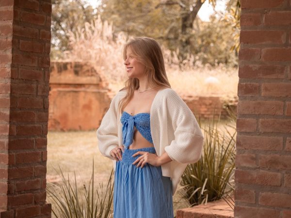 Aconchego e estilo: como escolher o moletom ideal para pós-praia?