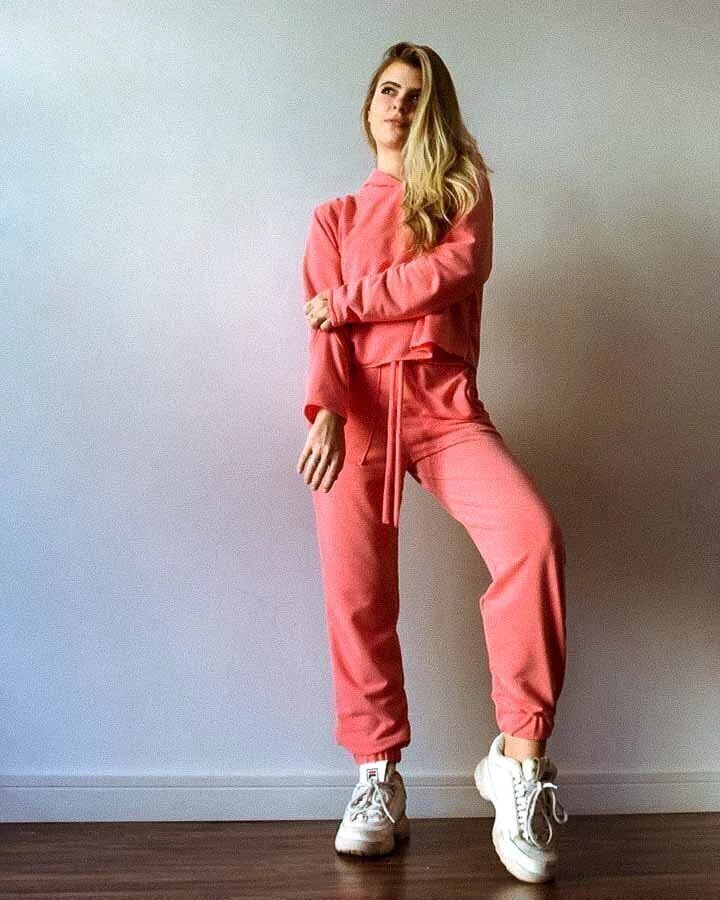 Tudo sobre o conforto e estilo do cropped de moletom