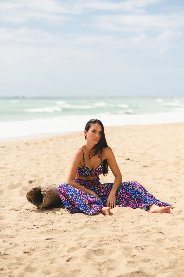 Calça Pantalona para a praia: descubra como arrasar com essa tendência