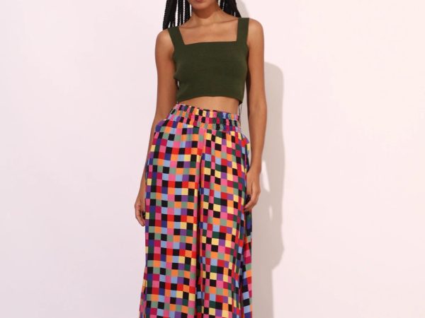 Calças e shorts femininos: descubra como montar looks versáteis